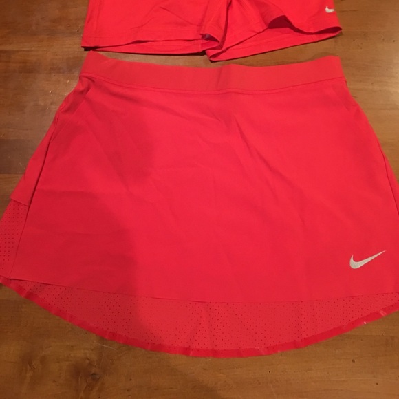 Nike Dresses & Skirts - Nike sport skirt with spandex